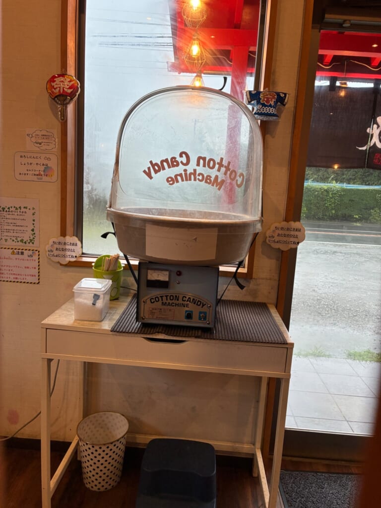 家系豚骨らぁめん 鶴金豚のわたがしマシーン