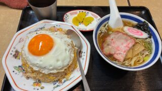 五目チャーハン　半ラーメン