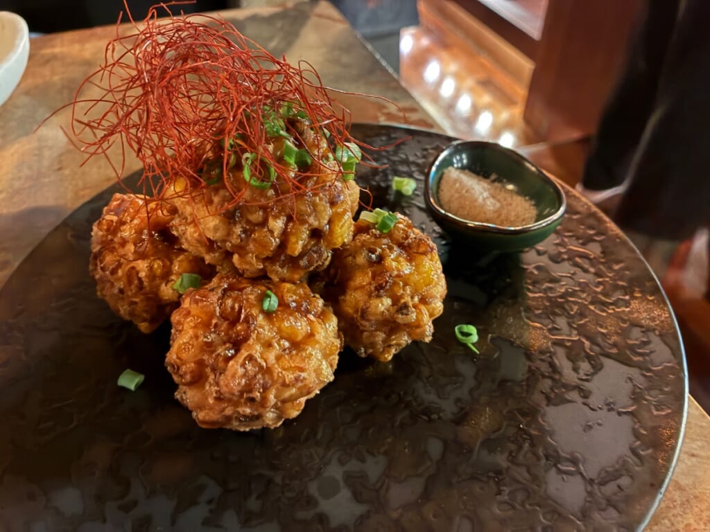 八十の別家のとうもろこし岩石揚げ
