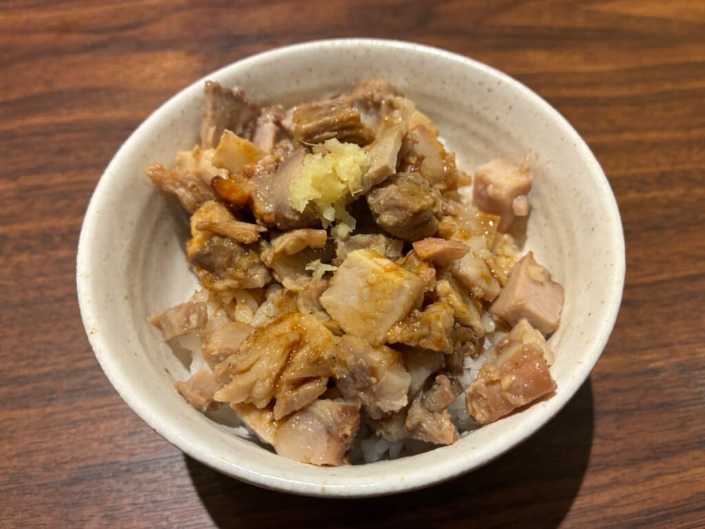 麺場飛猿（めんばとびざる）のミニチャーシューご飯