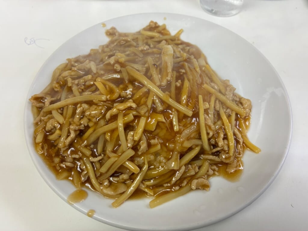 兆楽 道玄坂店のルースチャーハン(肉チャーハン)