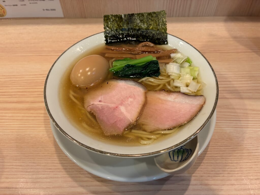 らーめん3000の味付けたまご塩らーめん