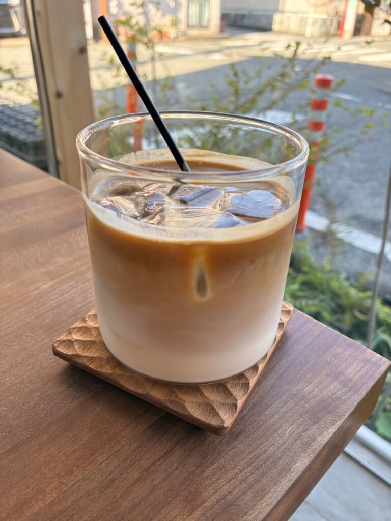 fluff coffee plusのアイスカフェラテ