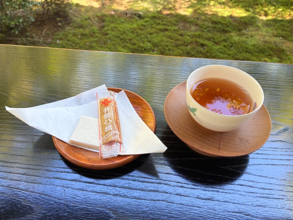 修禅寺 庭園茶席のお茶とお菓子